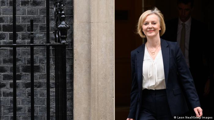 Liz Truss admite errores en su gestión ante el Parlamento británico, pero rechaza abandonar el gobierno