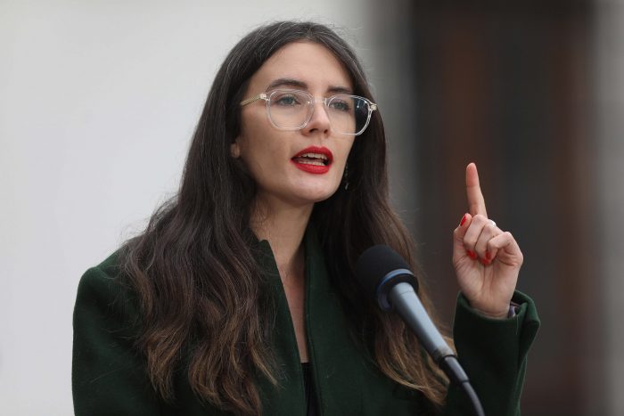 Ministra Camila Vallejo: «Se requiere despejar pronto el camino hacia una nueva Constitución»