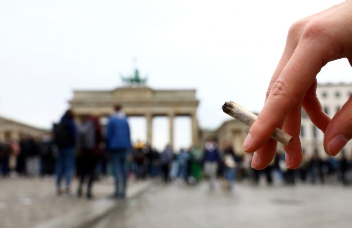 Alemania abre la vía a la legalización del cannabis, previa consulta a la UE