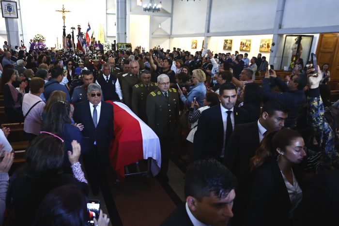 Multitudinario adiós al sargento Retamal en funeral en Melipilla