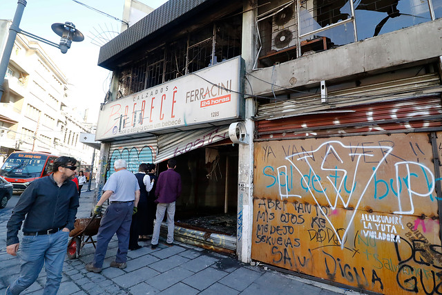 Pymes de Calle Condell en Valparaíso, la más vandalizada del país, no han recibido ayuda a tres años del estallido