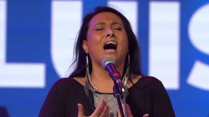 Soprano aymara Sandra Caqueo recibió premio de Ministerio de las Culturas