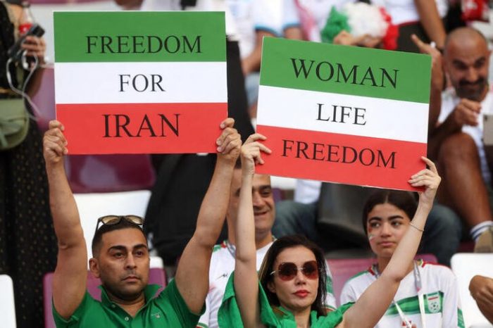 Jefe de DD.HH. de la ONU sostiene que la situación en Irán es «crítica», con más de 300 muertos