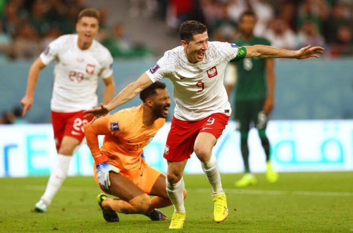 Qatar 2022: Lewandowski y Szczesny bajan de la nube a una notable Arabia