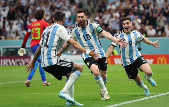 Con golazos de Messi y Fernández, Argentina vence a México y encamina su campaña mundialista
