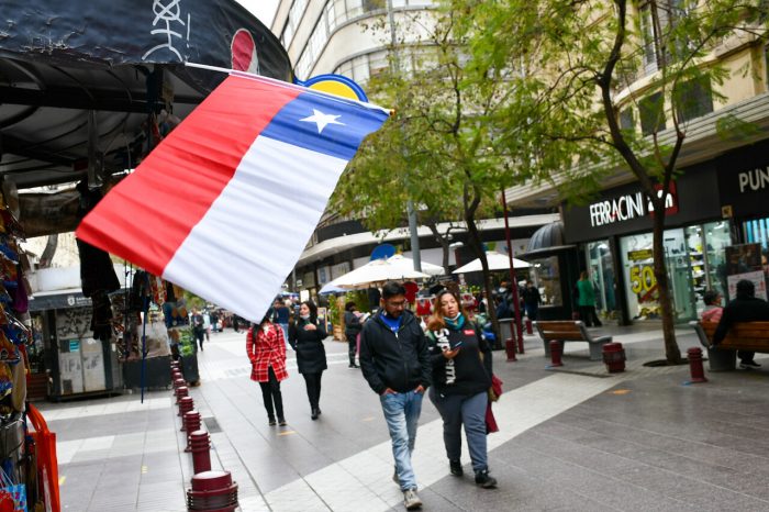 OCDE posiciona a Chile como el segundo país donde más creció la presión fiscal en 2021