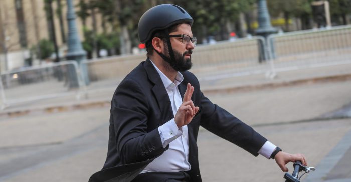 General Yáñez por viajes en bicicleta de Boric: «El Presidente jamás va a andar descuidado”