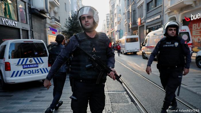 Los sospechosos del atentado de Estambul son llevados al tribunal