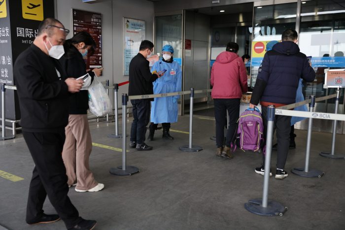 China suaviza su política Covid y acorta cuarentenas