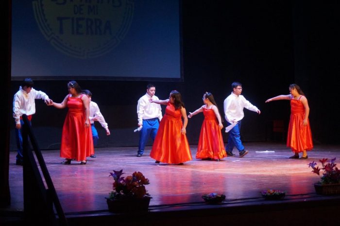“No descartamos que el arte pueda ser un medio para que reciban una remuneración”: Jóvenes con síndrome de down crearon exitosa compañía de danza en Copiapó