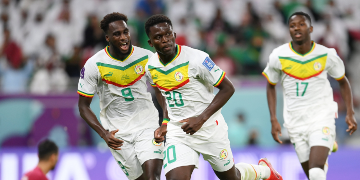 Senegal derrota al local y sueña con pasar a octavos de final: se transformó en el primer país africano en ganar en Qatar 2022