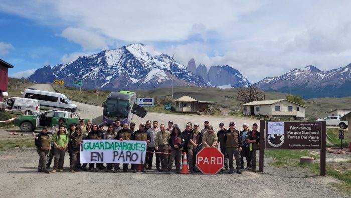 Guardaparques de Torres del Paine inician paro indefinido tras nulas respuestas de Conaf