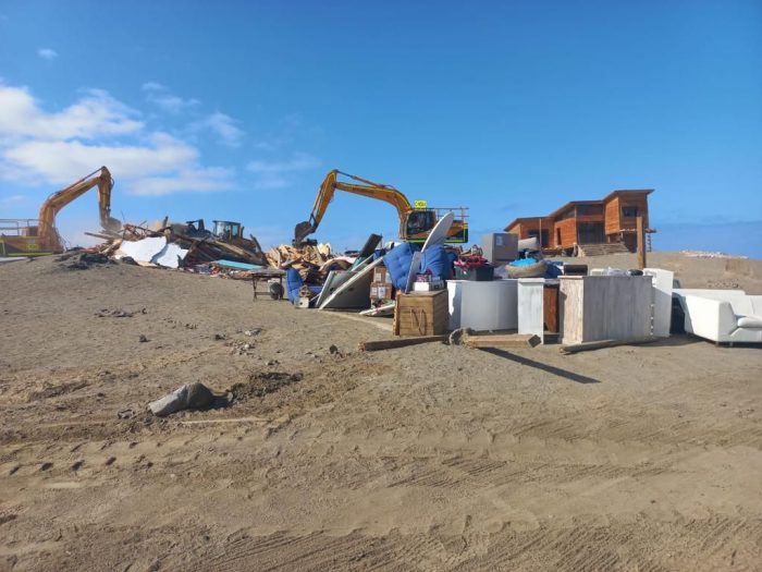 Bienes Nacionales desaloja «Toma VIP» en terreno fiscal de Caleta Lagarto en Antofagasta