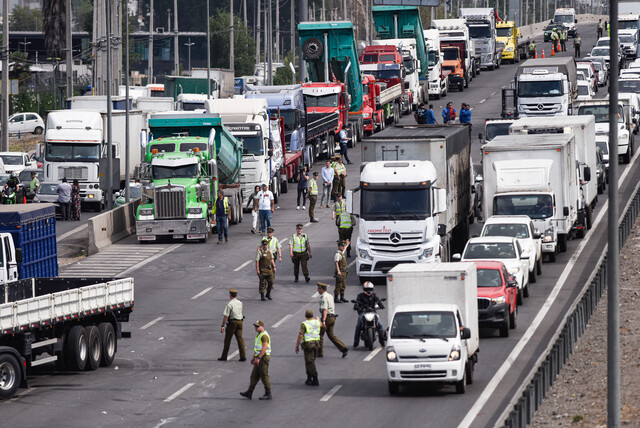 Segunda reunión sin acuerdo: continúa el paro de camioneros tras nuevo fracaso en conversaciones con La Moneda