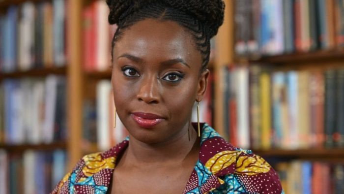 «Hay una epidemia de autocensura»: la premiada escritora Chimamanda Ngozi Adichie alza su voz contra «la cultura de la cancelación»
