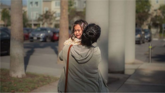 «No me arrepiento de mi hija, sino de haber asumido el rol de madre»: la ambivalencia de la maternidad que sigue siendo tabú