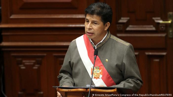 Perú: Castillo dice que “nada impedirá” que concluya su mandato