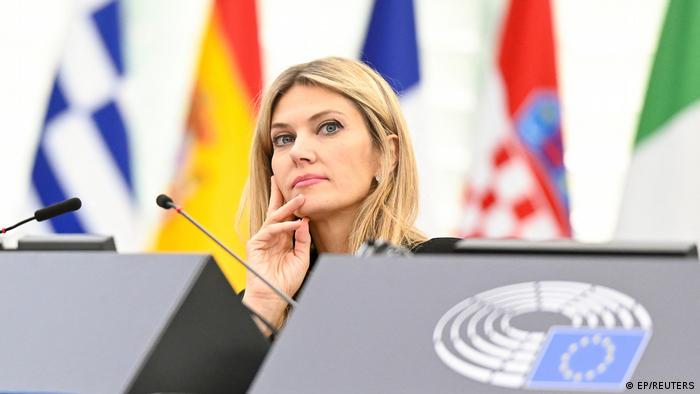 Parlamento Europeo destituye a vicepresidenta Eva Kaili en medio de escándalo de Qatar