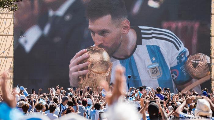 «Siempre tuve el sueño de ser Campeón del Mundo y no quería dejar de intentarlo»: la emotiva carta de Messi tras la coronación en Qatar 2022