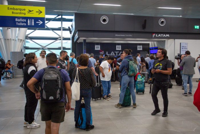 Latam cancela vuelo de Osorno a Santiago por mantención no programada