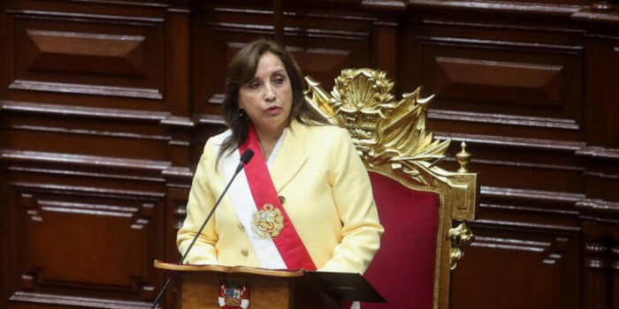 Presidenta de Perú, Dina Boluarte, no descarta la idea de adelantar elecciones