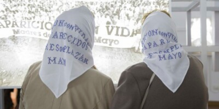 Abuelas de Plaza de Mayo hallan al nieto 131, robado en la dictadura