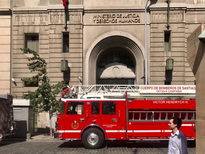 Evacuaron Ministerio de Justicia por amago de incendio: Bomberos controló emergencia