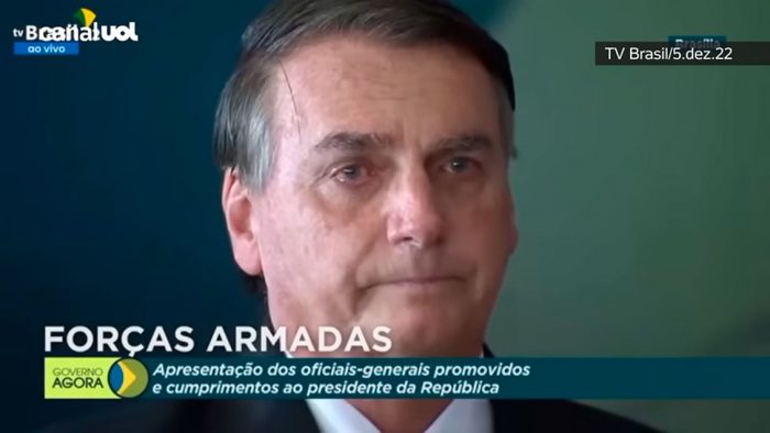 El llanto de Jair Bolsonaro en una ceremonia militar, en medio de su silencio tras elecciones en Brasil
