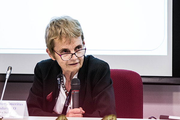 Cheryl Saunders, experta  australiana en procesos constitucionales: “Chile ya tiene bastante materia prima» para lograr consensos