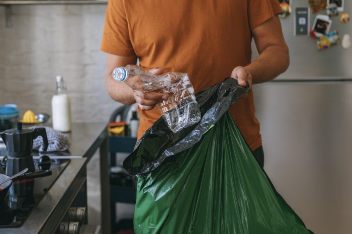 Consejos para reciclar tus plásticos en Navidad y celebrar de forma sustentable