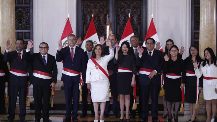 Dina Boluarte dice que buscará consolidar la democracia y gobernabilidad en Perú