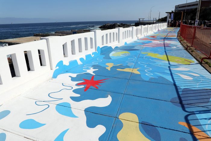 Inauguran mural interactivo en Valparaíso que permite conocer especies marinas mediante App