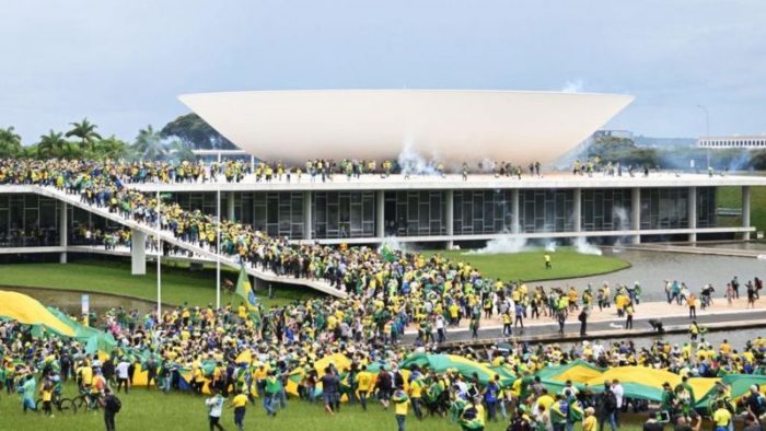 Tras «invasión bolsonarista», la policía recupera el control del Congreso, Presidencia y Supremo de Brasil