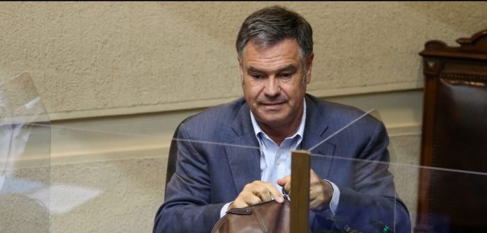 Senador Ossandón revela que candidato a Fiscal Nacional del Gobierno «hasta ayer al almuerzo era Meléndez»