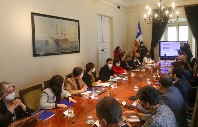 Ruidos de cambio de gabinete aumentan de volumen en La Moneda