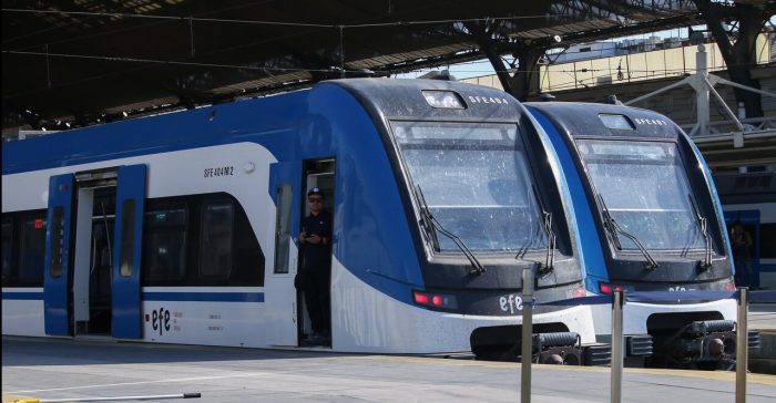 Ministro de Transportes sale al paso de críticas de alcaldes por trazado de tren de Santiago a Valparaíso