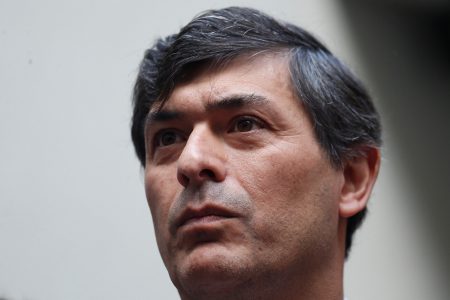 Parisi arremete contra el Gobierno por alza en combustibles: “Es mentira que no había plata”