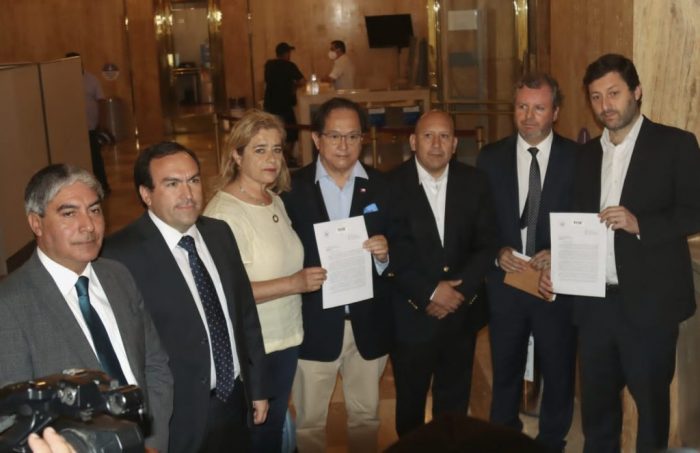 Diputados UDI ingresan requerimiento ante Contraloría para que se pronuncie sobre legalidad de indultos entregados por Presidente Boric