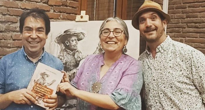Músico nacional Alfonso Ureta lanzó libro “El guitarrón chileno en el canto a lo poeta”