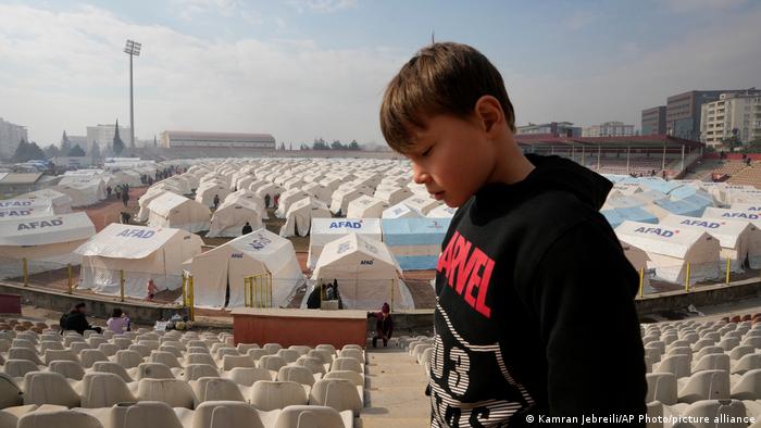 Turquía: tres nuevos rescatados y 291 niños sin identificar tras terremotos