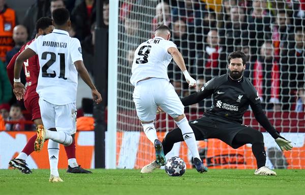 Remontada y goleada del Real Madrid al Liverpool marca el camino a cuartos de final de la Champions League