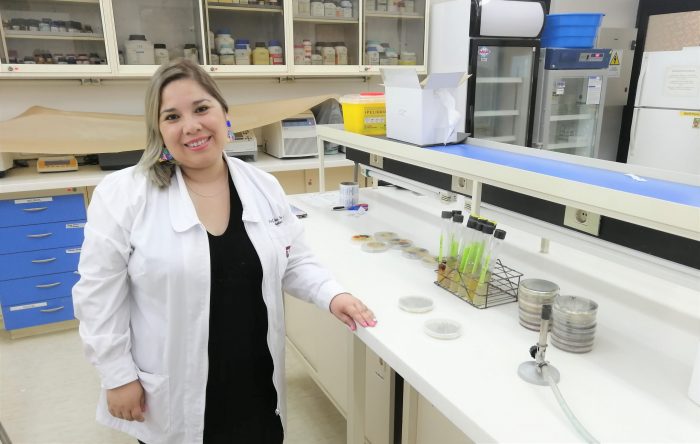 Bióloga Andrea Barrera es destacada como una de las mejores científicas de Latinoamérica