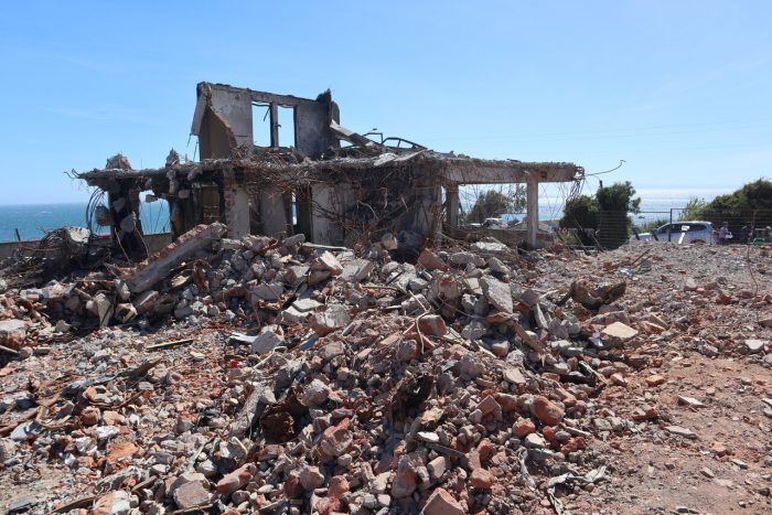 Senapred reporta 2.410 viviendas destruidas producto de incendios forestales: mayoría se concentra en región del Biobío