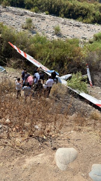 Planeador aterrizó de emergencia en río Mapocho: el piloto se encuentra con lesiones leves