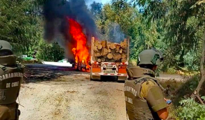 Gobierno anuncia acciones legales tras ataque incendiario adjudicado por la CAM en La Araucanía y recalca complejidad de la zona 