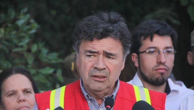 Ministro Valenzuela llama a facilitar ausencias laborales de bomberos: “Es para salvaguardar la misma economía”