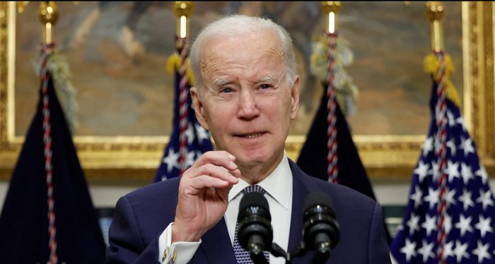 Joe Biden insta al Congreso a endurecer sanciones contra ejecutivos tras colapsos bancarios: “Nadie está por encima de la ley”