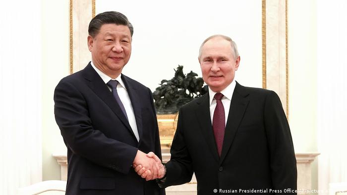 Xi invita a Putin a visitar China: “Somos grandes potencias vecinas”