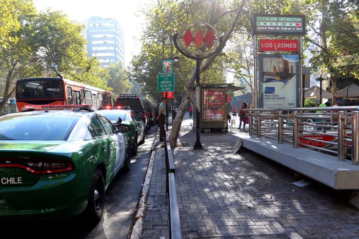 Metro de Santiago restablece servicio en estación Los Leones tras procedimiento por emanación de gas