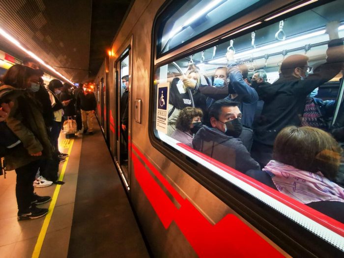 Metro mantiene servicio parcial en Línea 1 tras falla eléctrica en uno de sus trenes: siete estaciones cerradas